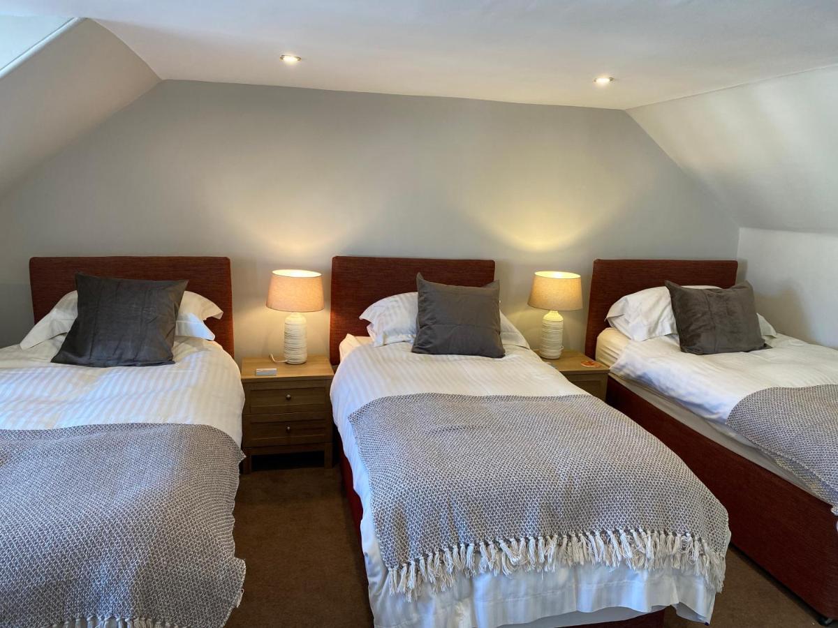 קרייל Honeypot Guest House מראה חיצוני תמונה